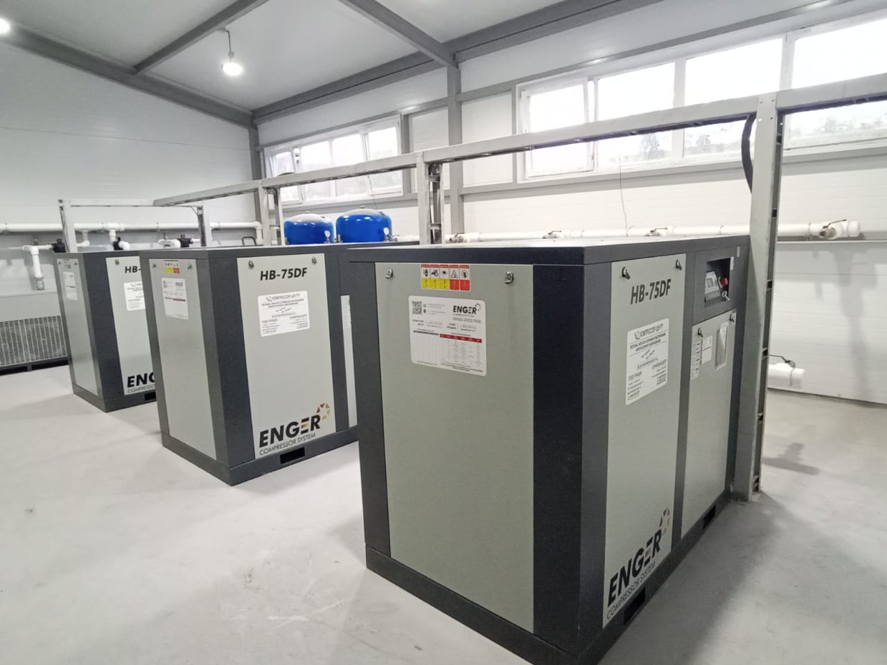 Три компрессора мощностью по 75 кВт